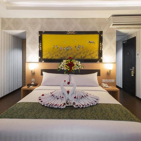 Grand Puri Saron Hotel Malioboro Yogyakarta Luaran gambar