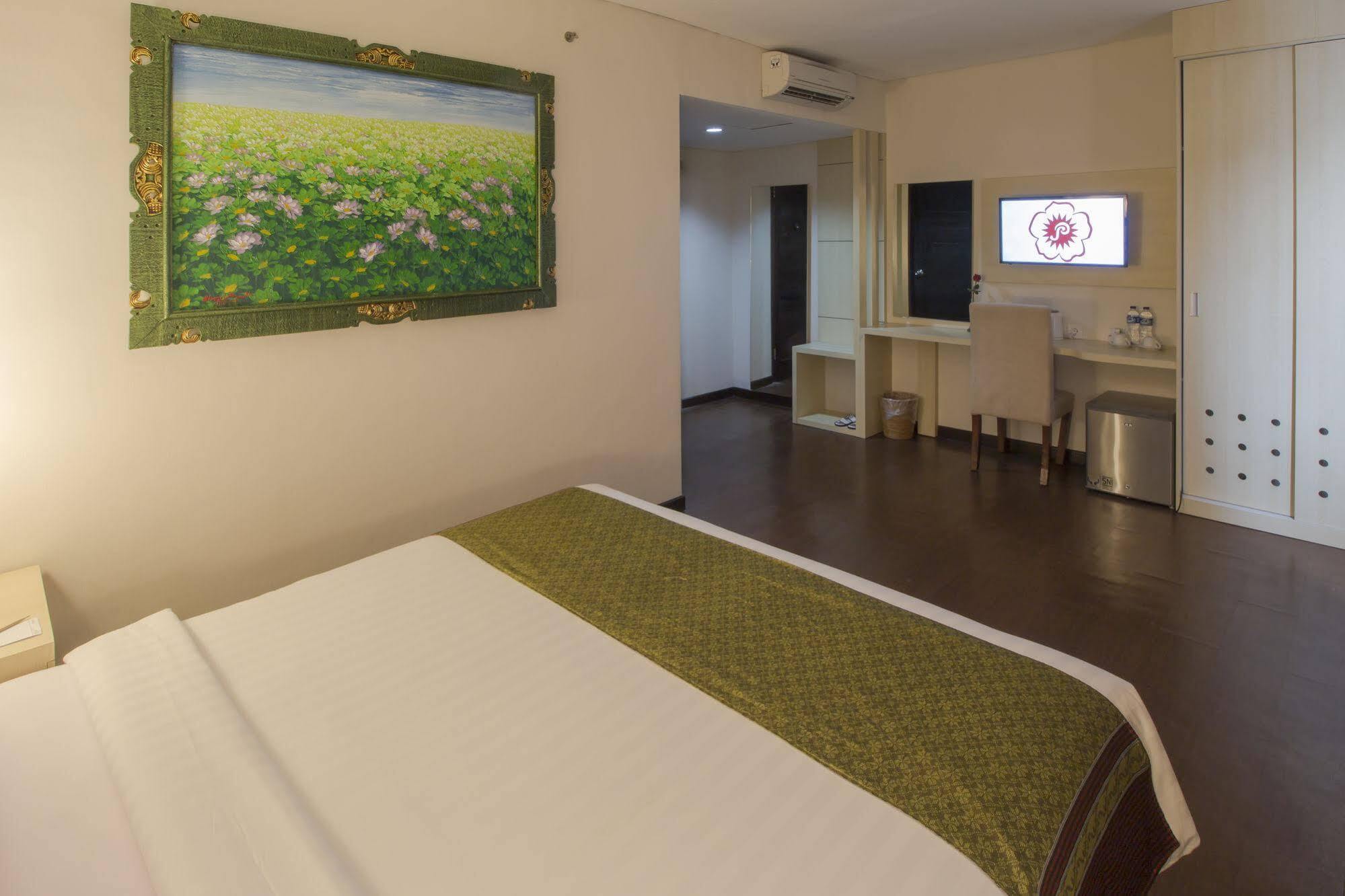 Grand Puri Saron Hotel Malioboro Yogyakarta Luaran gambar