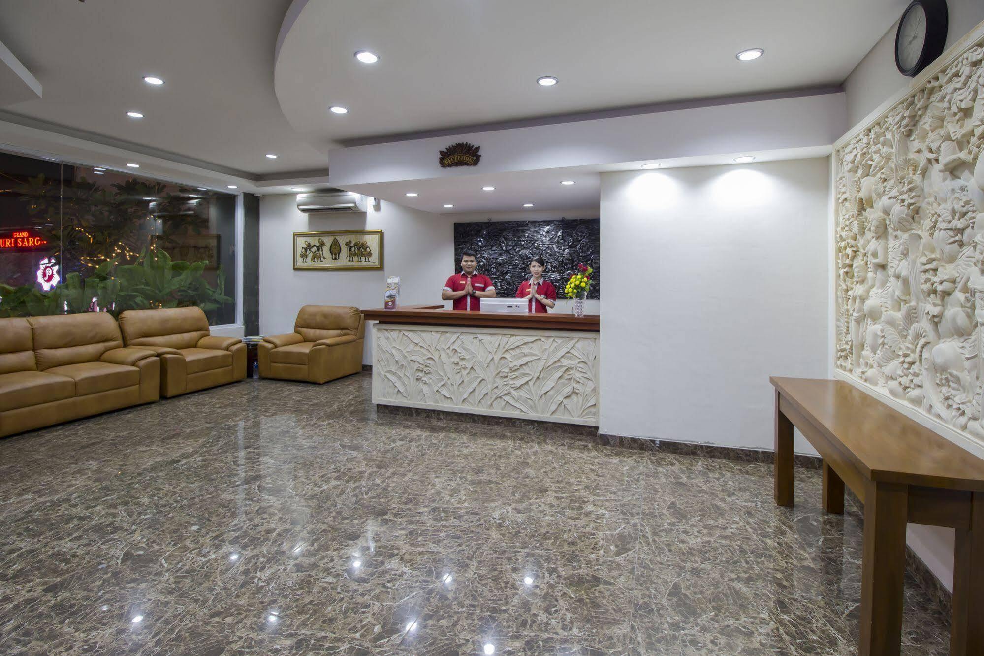 Grand Puri Saron Hotel Malioboro Yogyakarta Luaran gambar