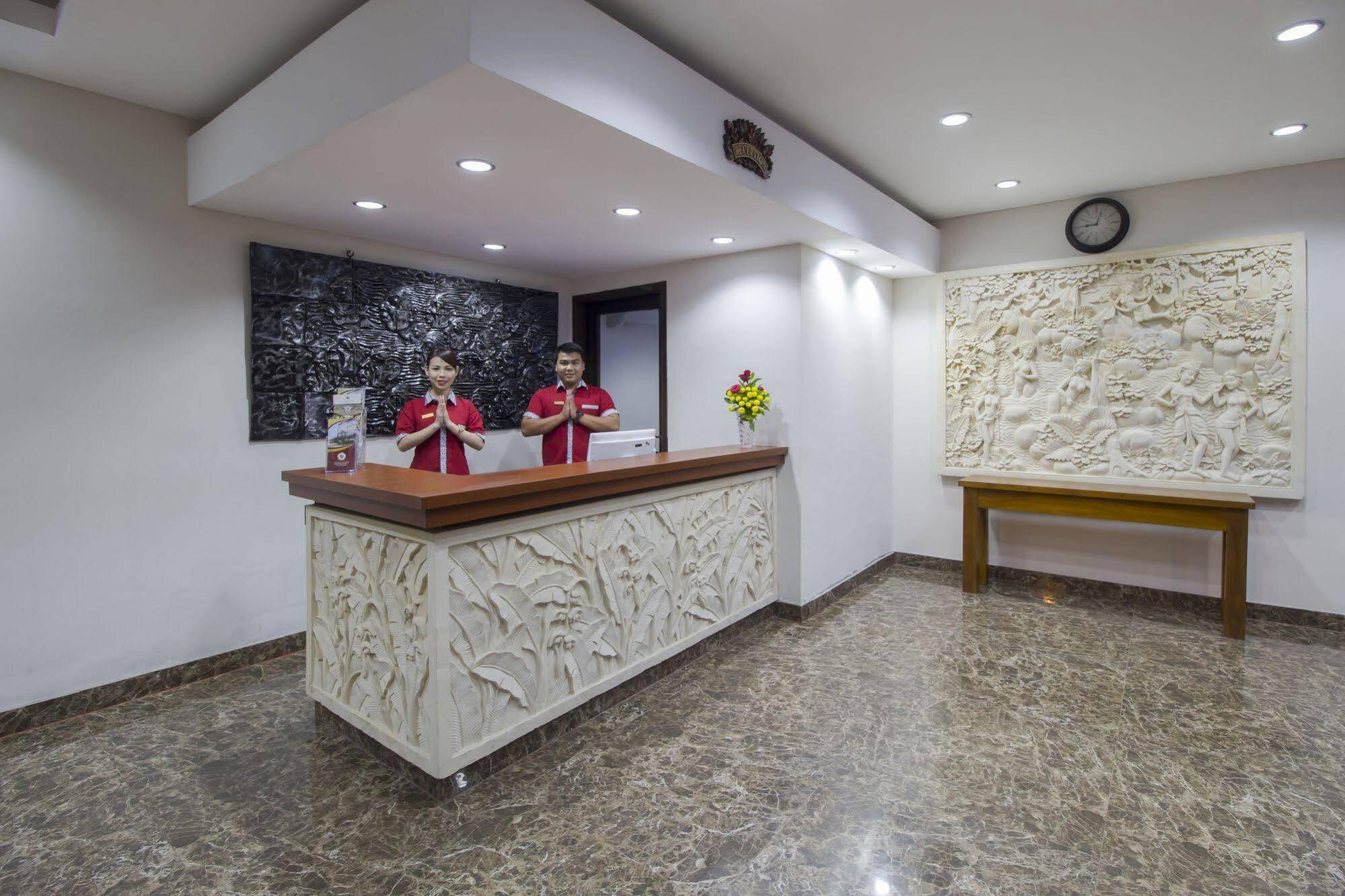 Grand Puri Saron Hotel Malioboro Yogyakarta Luaran gambar